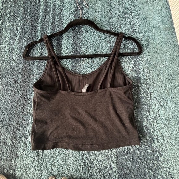 Set of 2 Halo Performance Crops - Picture 2 of 6